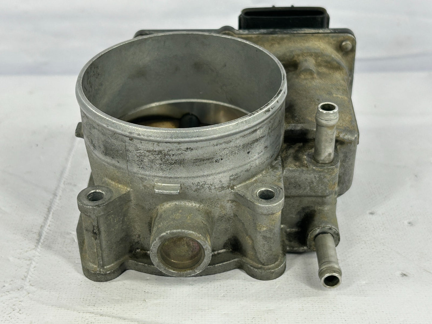 2004-2007 Toyota Sequoia Throttle Body Valve OEM 22030-50200