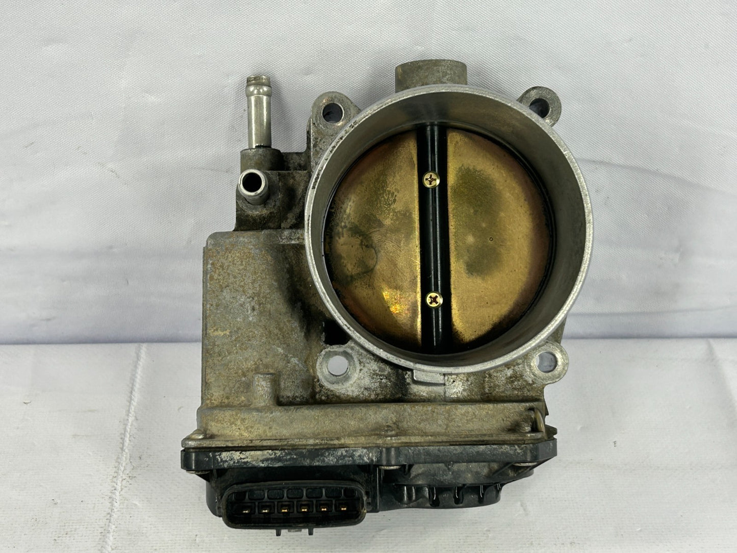2004-2007 Toyota Sequoia Throttle Body Valve OEM 22030-50200