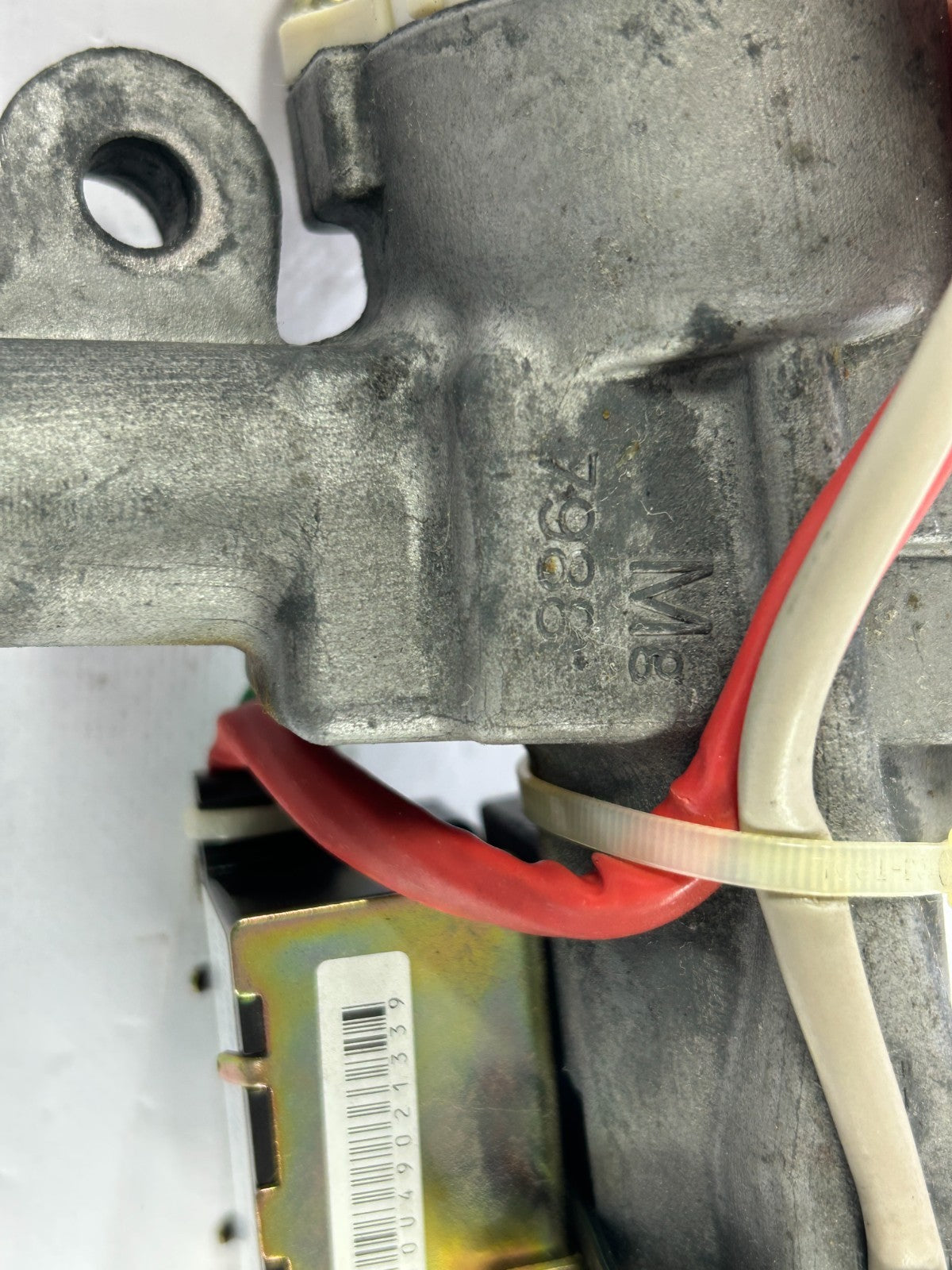 2001-2007 Toyota Sequoia Steering Column Ignition Switch & Key OEM 69057-34040