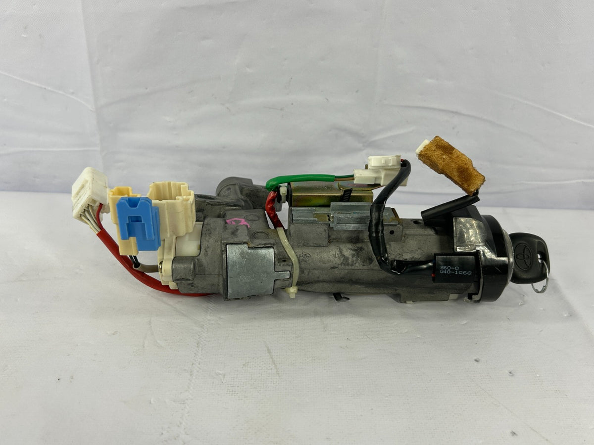 2001-2007 Toyota Sequoia Steering Column Ignition Switch & Key OEM 69057-34040
