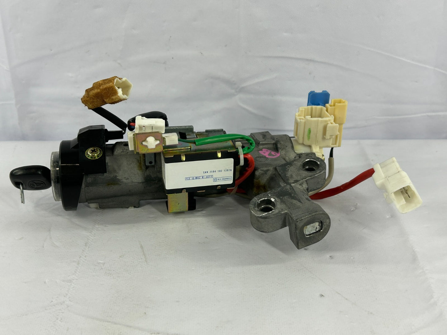 2001-2007 Toyota Sequoia Steering Column Ignition Switch & Key OEM 69057-34040