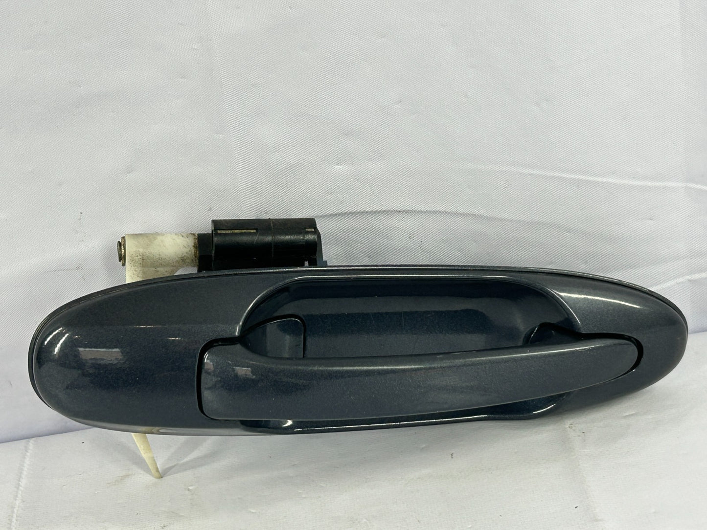 2004-2007 Toyota Sequoia Rear Right Exterior Door Handle 69230-34020-J3 OEM