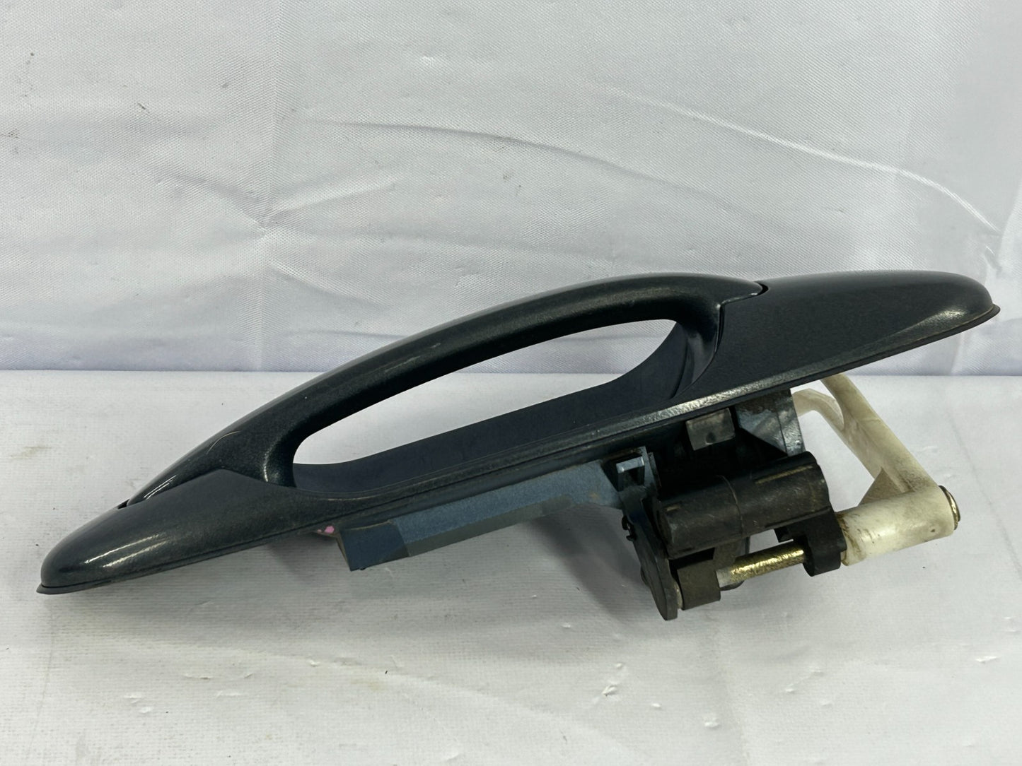 2004-2007 Toyota Sequoia Rear Right Exterior Door Handle 69230-34020-J3 OEM