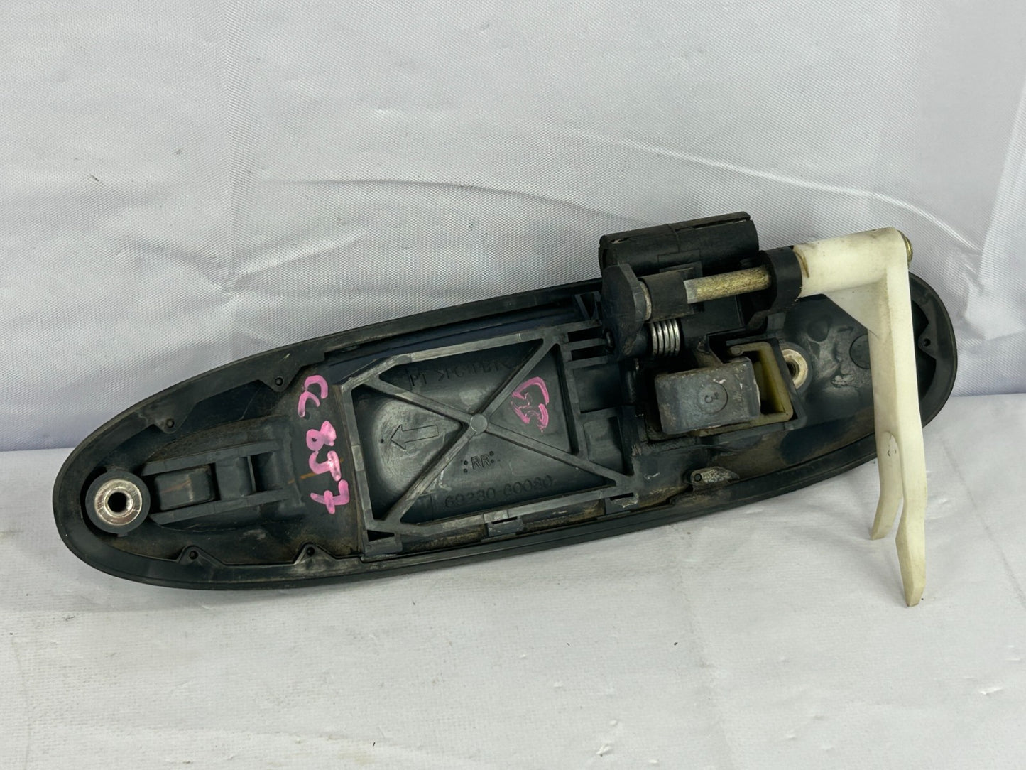 2004-2007 Toyota Sequoia Rear Right Exterior Door Handle 69230-34020-J3 OEM