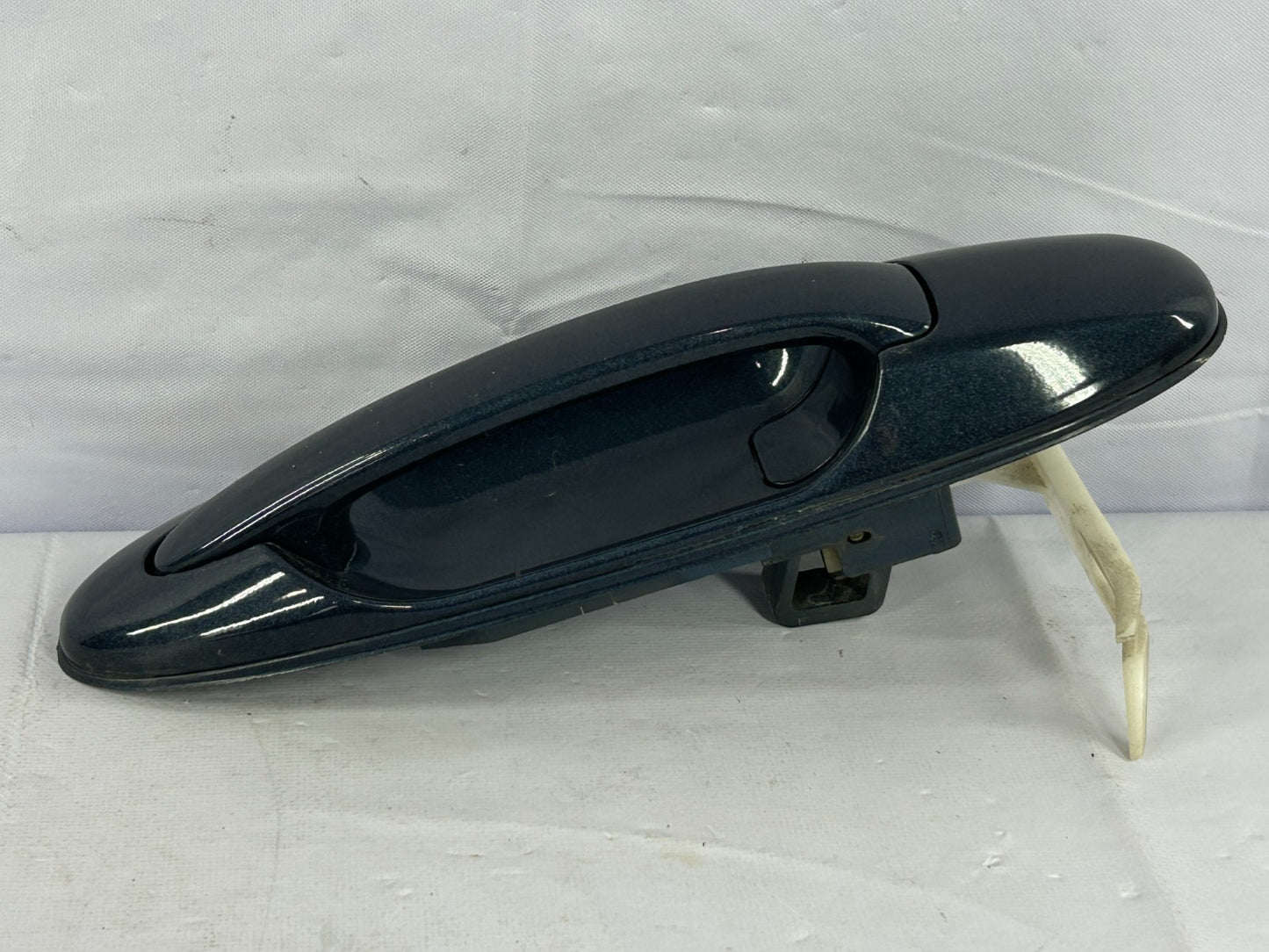 2004-2007 Toyota Sequoia Rear Left Exterior Door Handle 69240-34020-J3