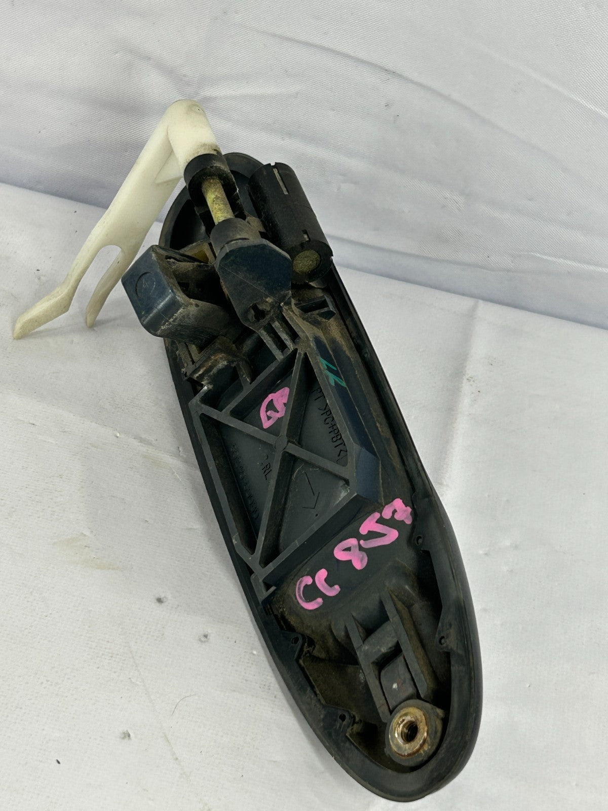 2004-2007 Toyota Sequoia Rear Left Exterior Door Handle 69240-34020-J3