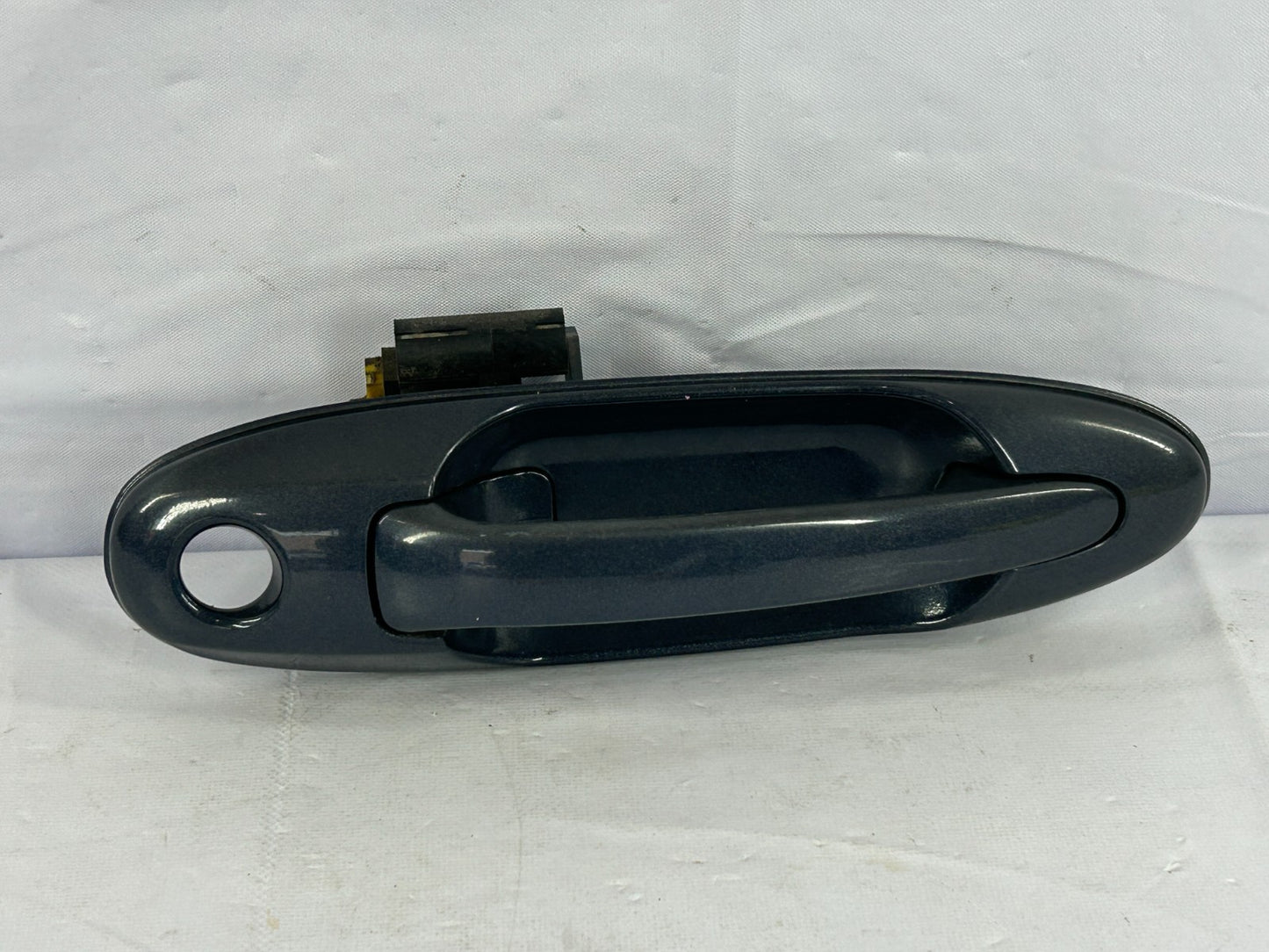 2004-2007 Toyota Sequoia Front Right Exterior Door Handle 69210-34050-J3 OEM