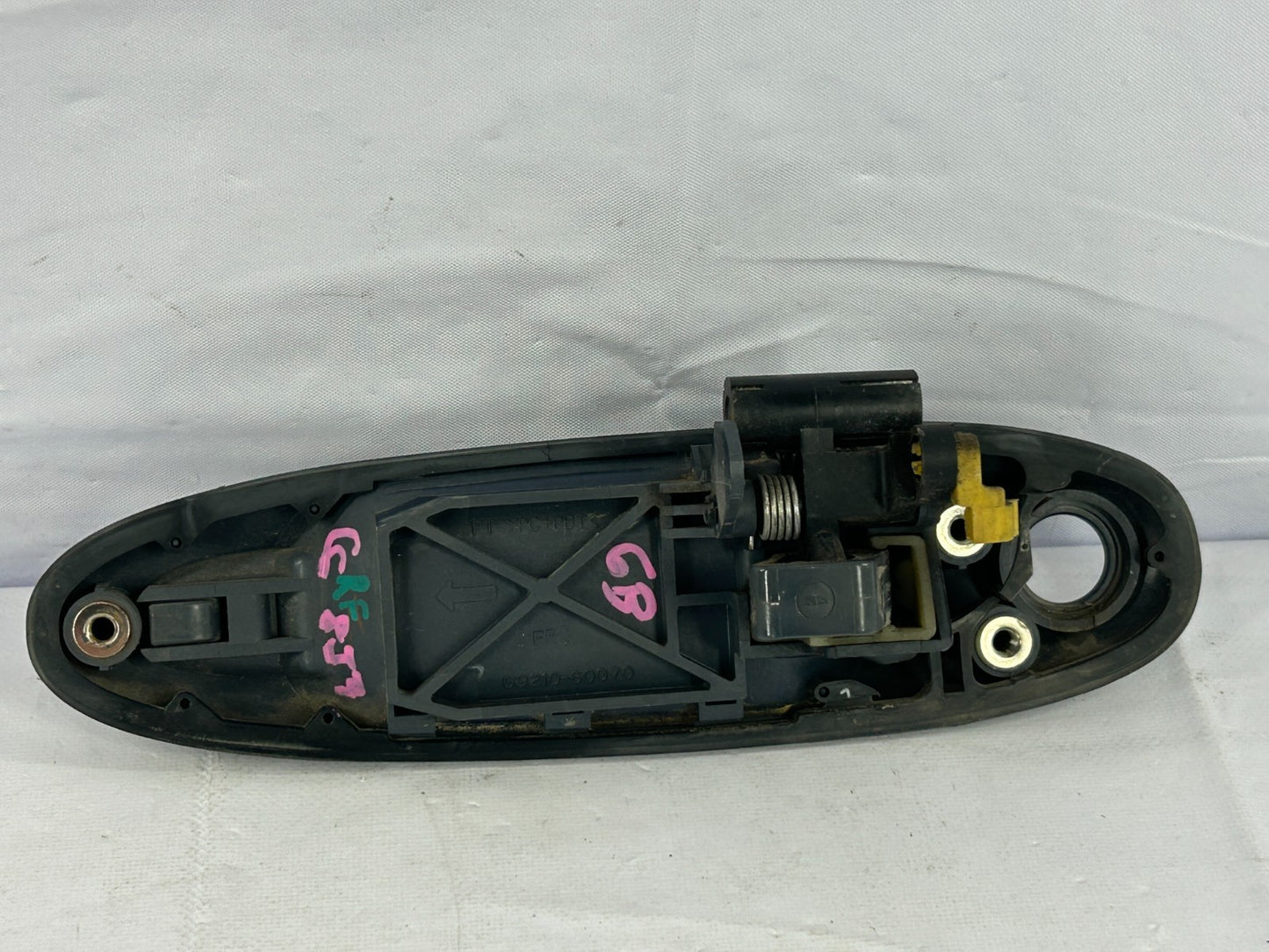 2004-2007 Toyota Sequoia Front Right Exterior Door Handle 69210-34050-J3 OEM