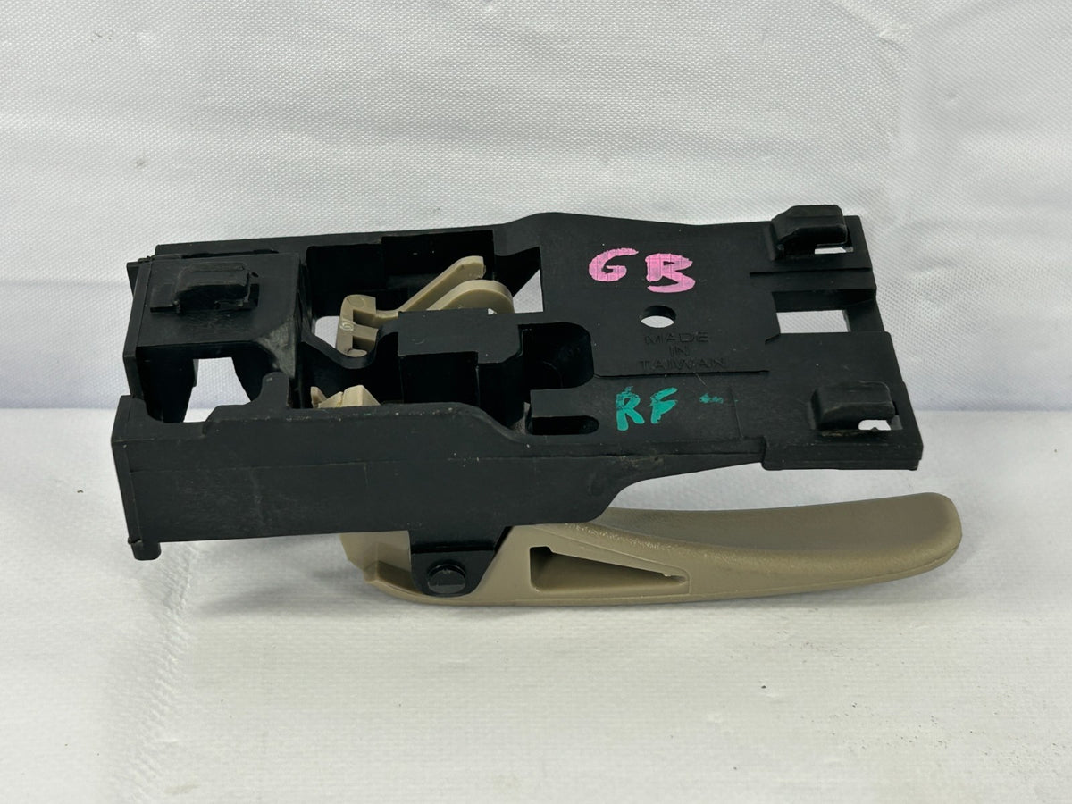01-07 Toyota Sequoia Front Right Inner Interior Door Handle OEM 69205-0C030-B0