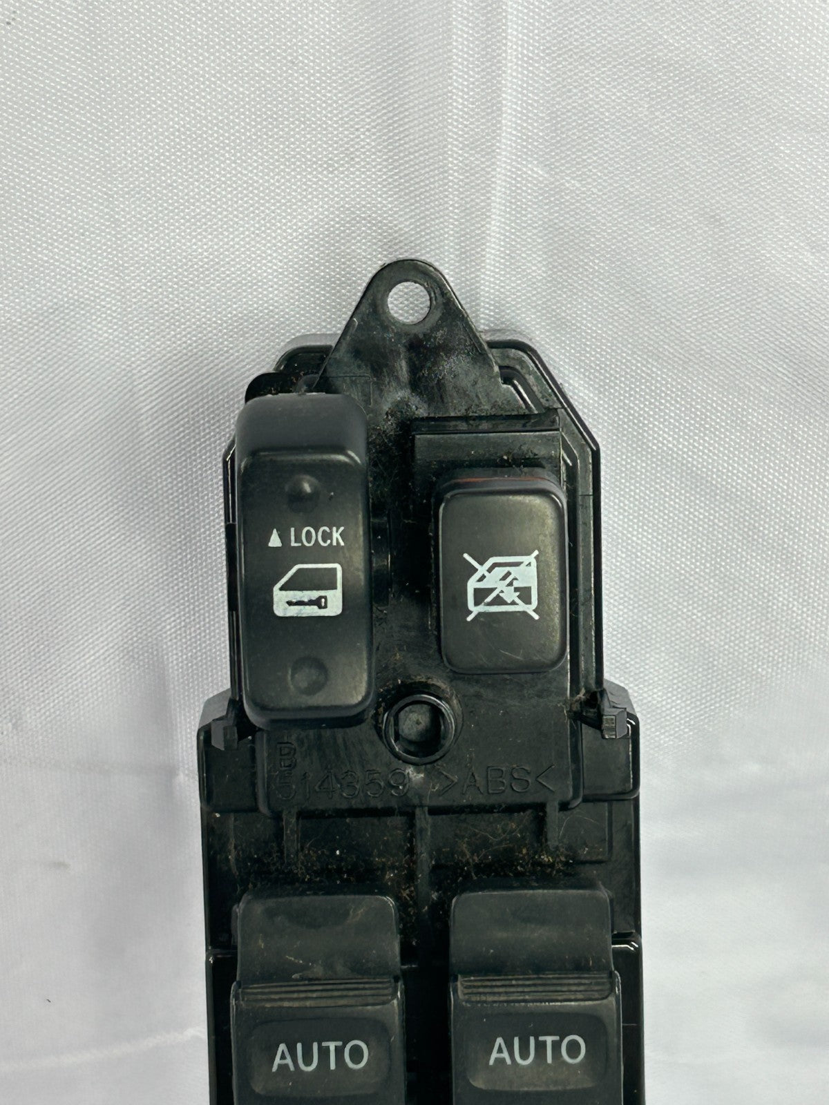 2005-2007 Toyota Sequoia Left Front Master Window Control Switch OEM 84040-0C031