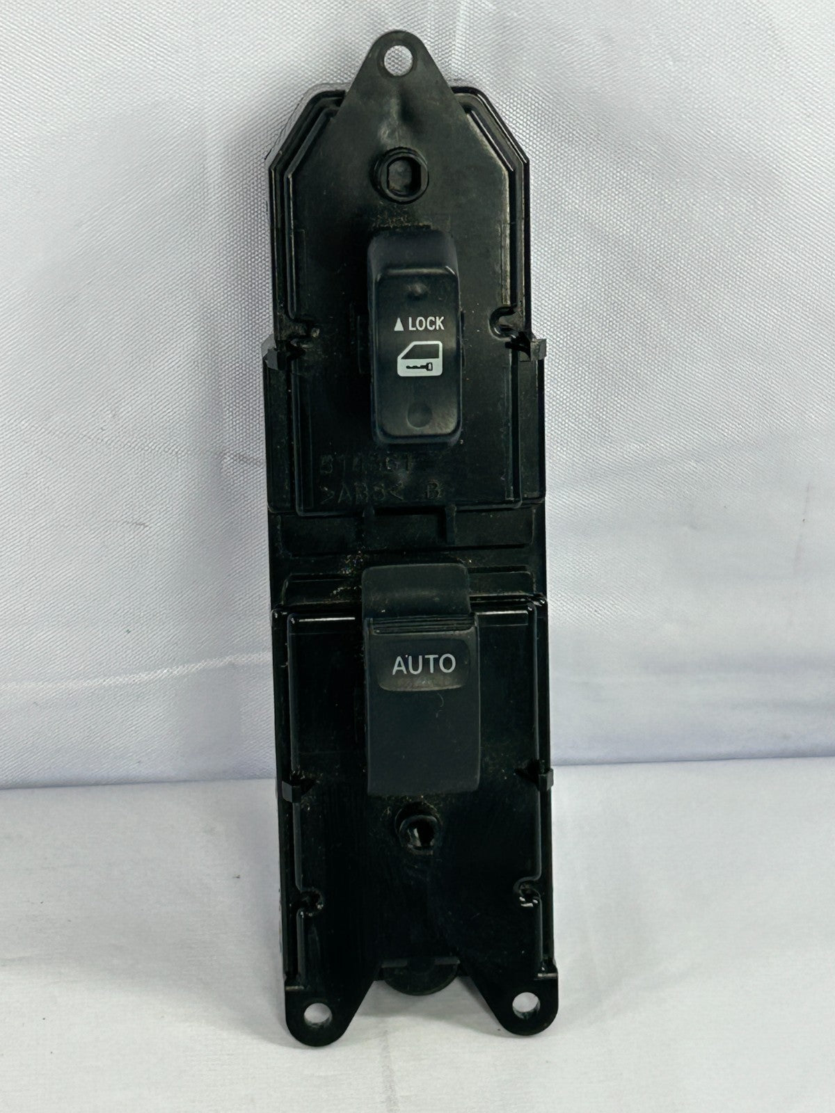 2005-2007 Toyota Sequoia Right Front Window Control Switch OEM 84030-0C031
