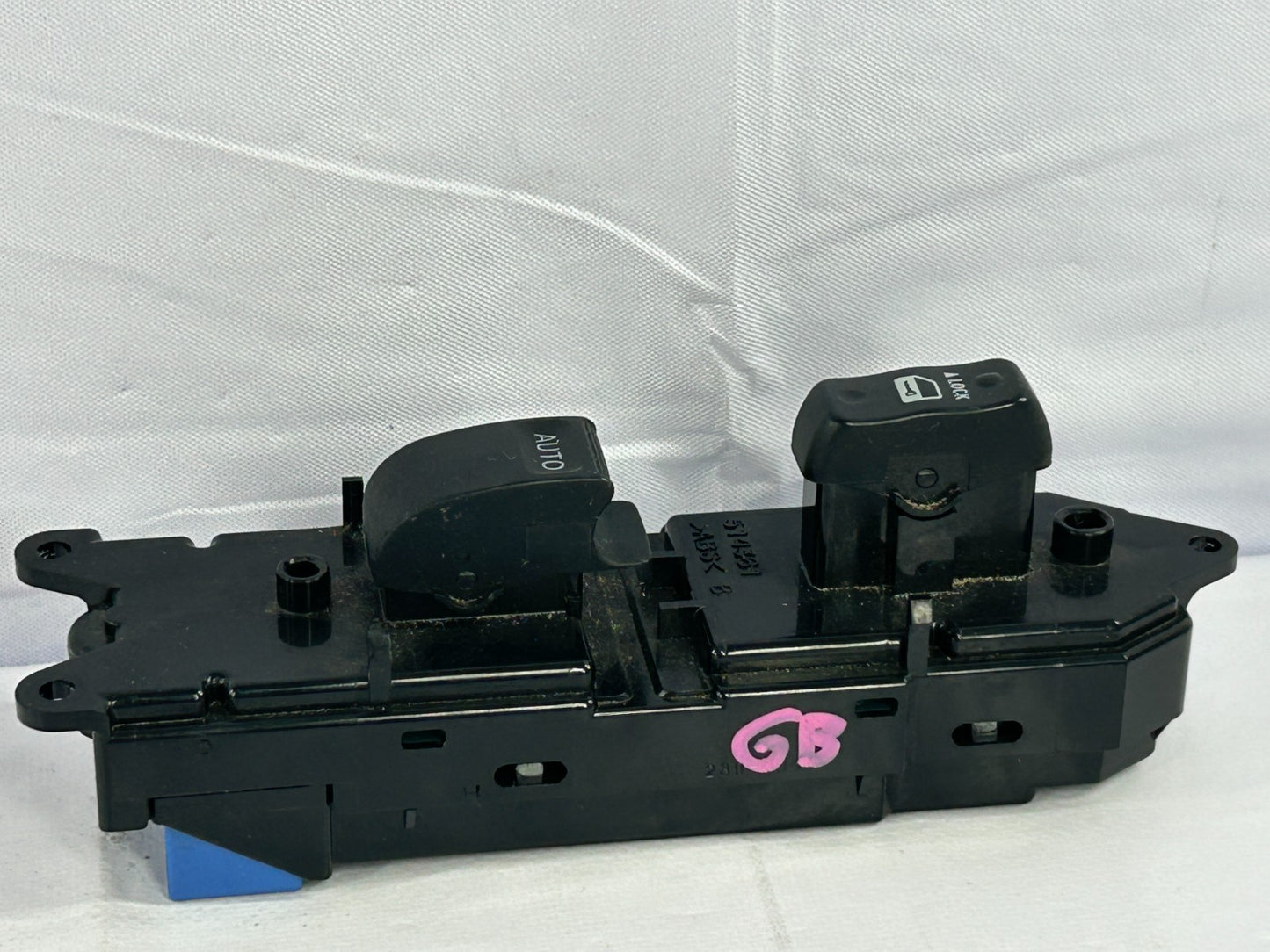 2005-2007 Toyota Sequoia Right Front Window Control Switch OEM 84030-0C031