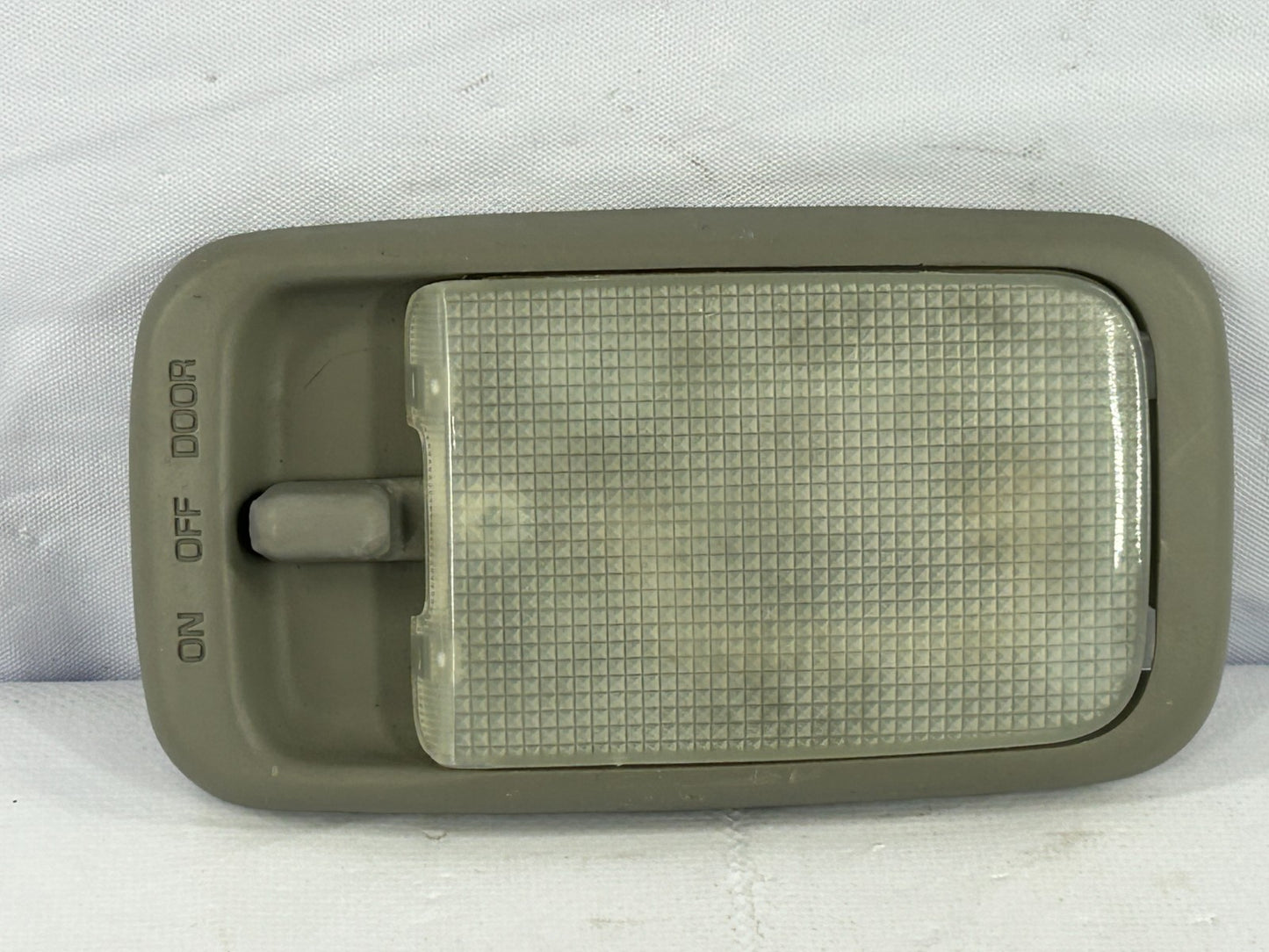 2001-2007 Toyota Sequoia Overhead Dome Light Lamp Gray OEM 81240-02030-B1