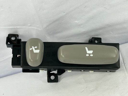 04-07 Toyota Sequoia Front Right Passenger Side Power Seat Switch 84922-60130