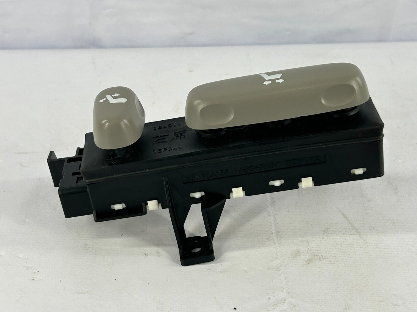 04-07 Toyota Sequoia Front Right Passenger Side Power Seat Switch 84922-60130