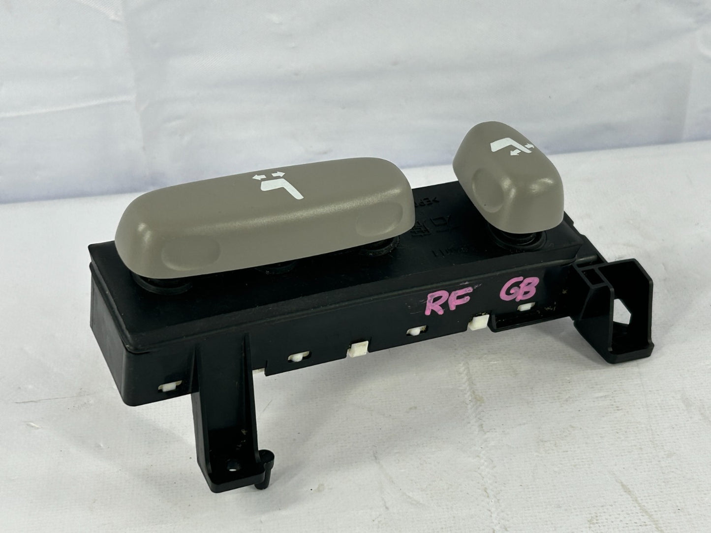 04-07 Toyota Sequoia Front Right Passenger Side Power Seat Switch 84922-60130