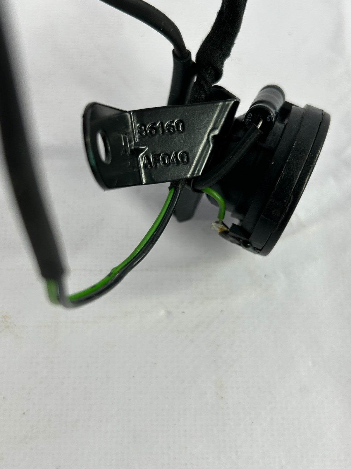 2001-2007 Toyota Sequoia Front Right Door Speaker Tweeter OEM 86160-AF040
