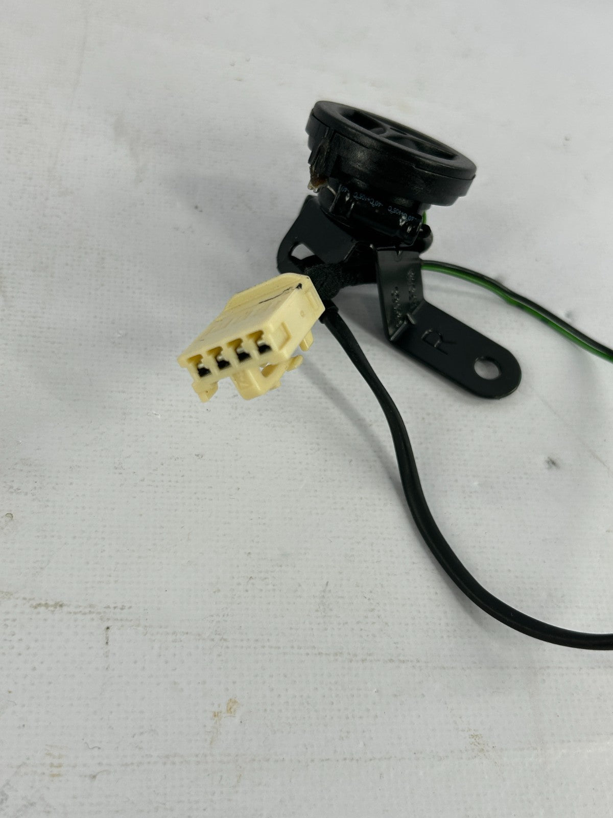 2001-2007 Toyota Sequoia Front Right Door Speaker Tweeter OEM 86160-AF040