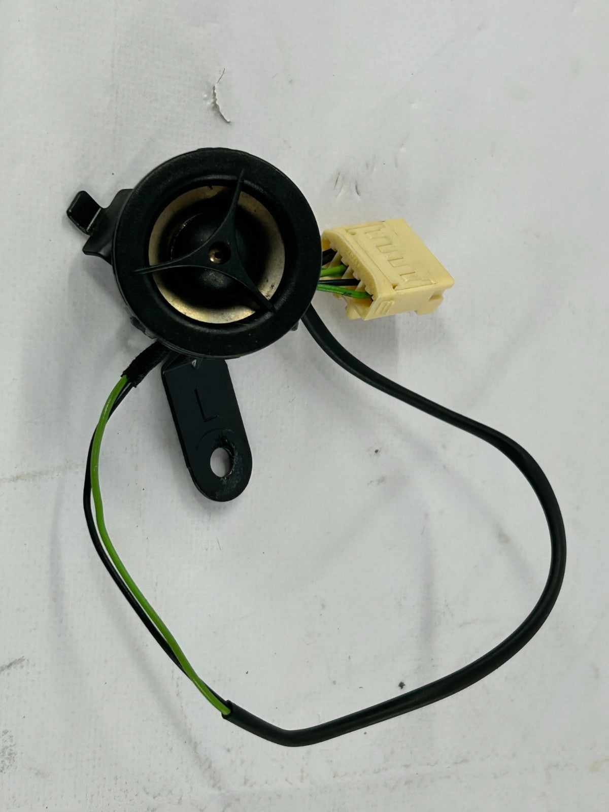 2001-2007 Toyota Sequoia Front Left Side Door Speaker Tweeter OEM 86160-AF050