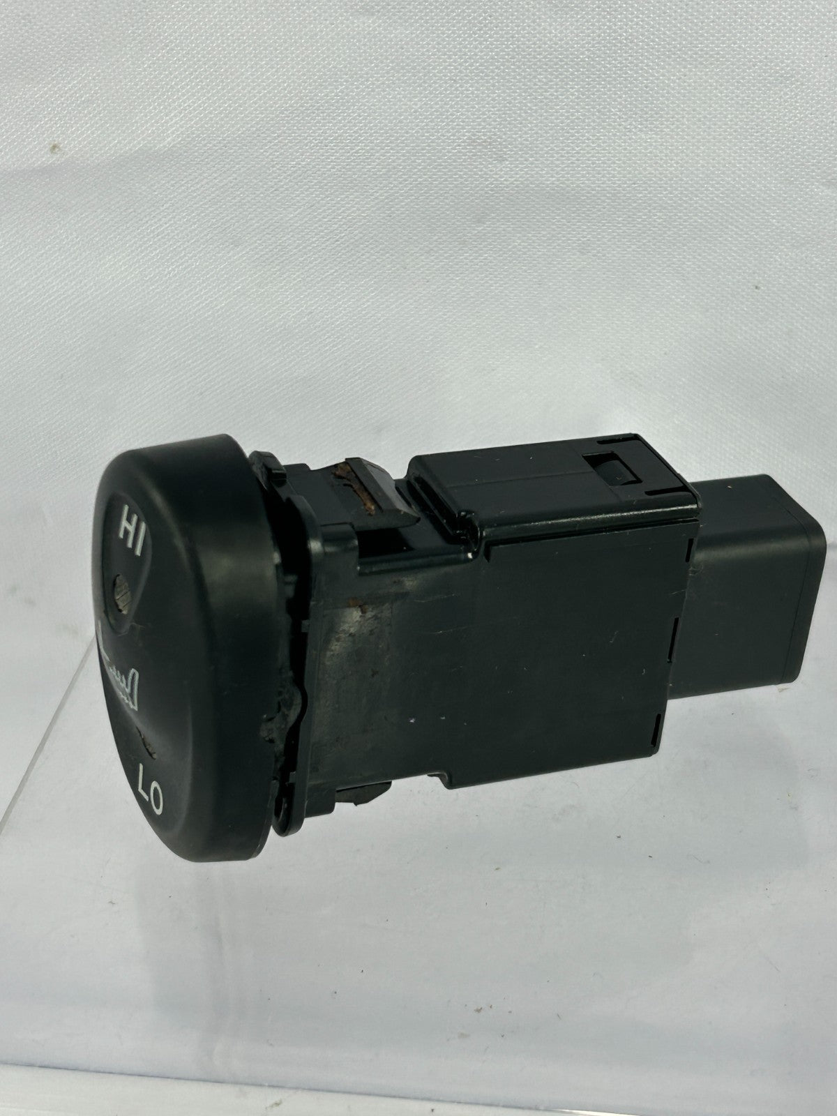 2001-2007 Toyota Sequoia Left Driver Side Seat Heater Switch OEM 84751-0C020