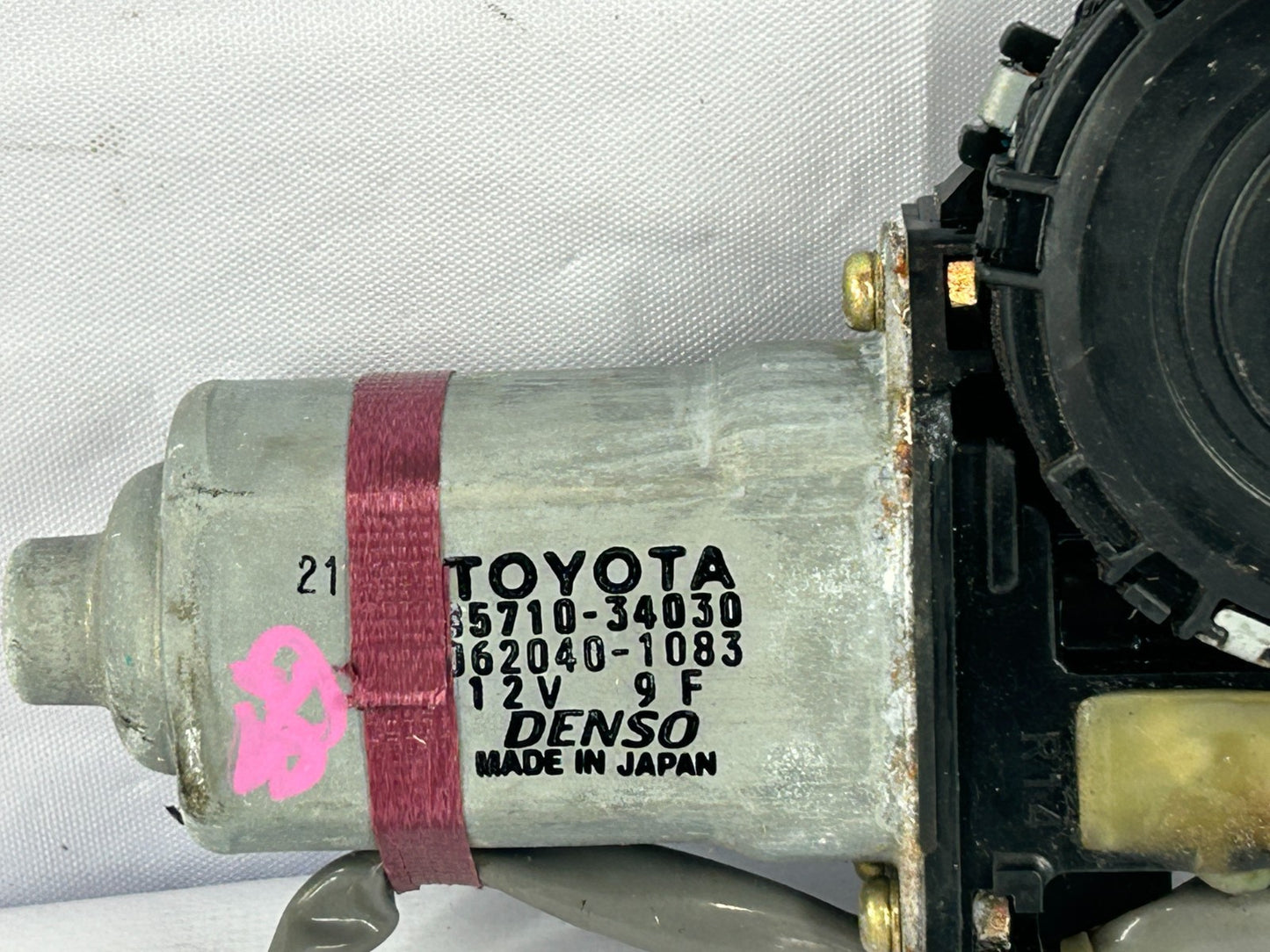01-07 Toyota Sequoia Front Right Power Window Regulator Motor OEM 85710-34030