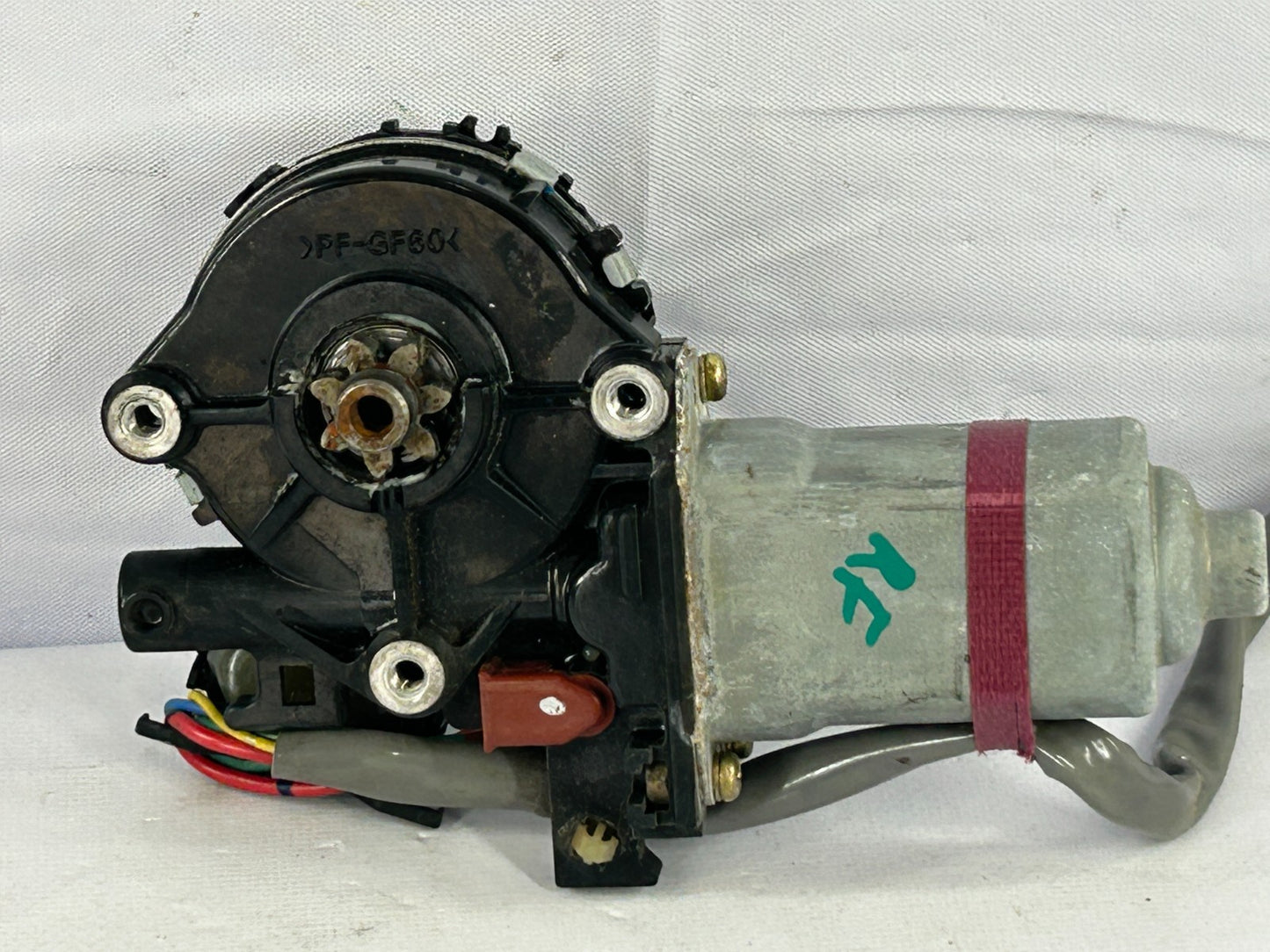 01-07 Toyota Sequoia Front Right Power Window Regulator Motor OEM 85710-34030