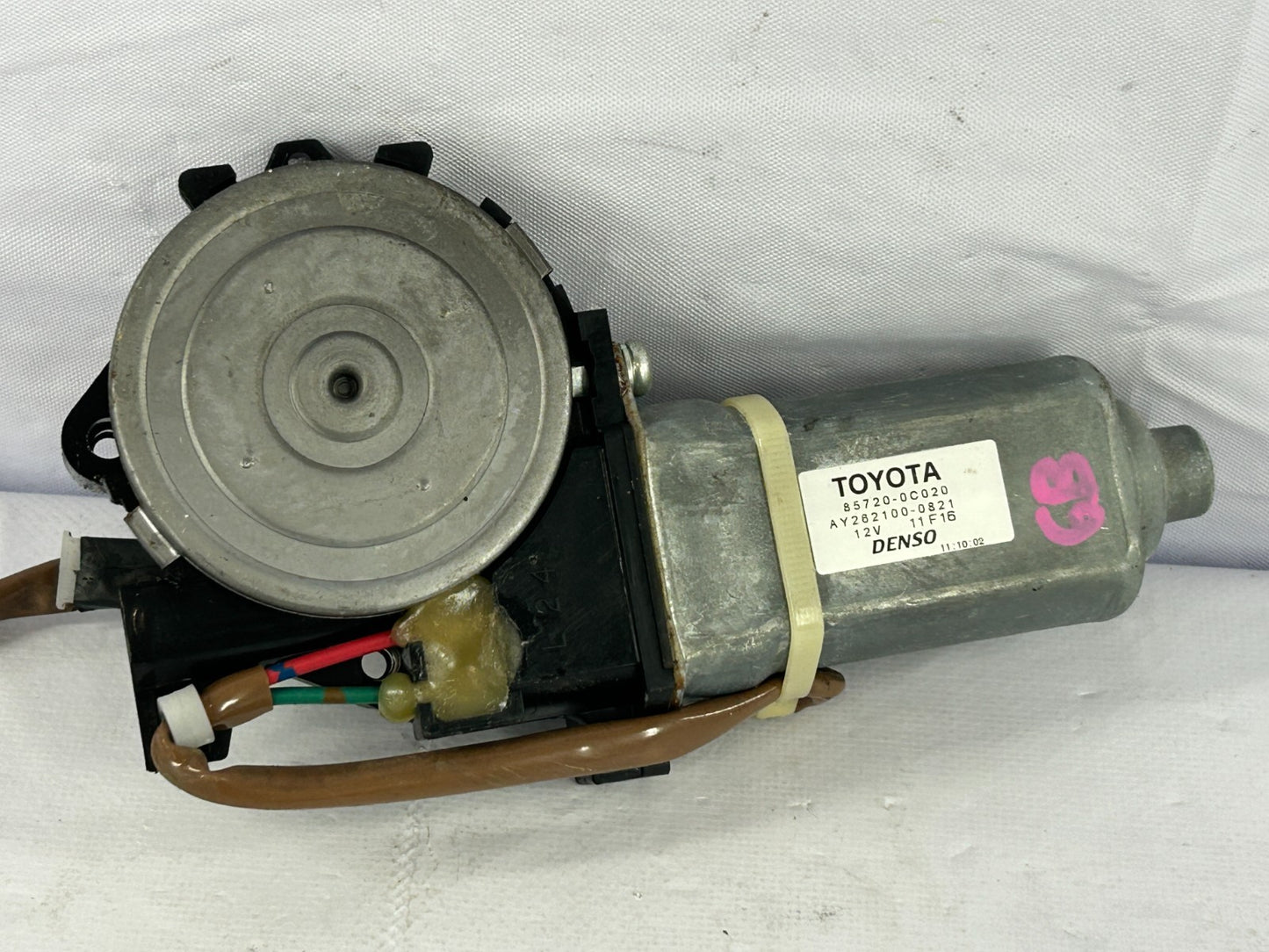 2001-2007 Toyota Sequoia Rear Right Power Window Regulator Motor OEM 85720-0C020