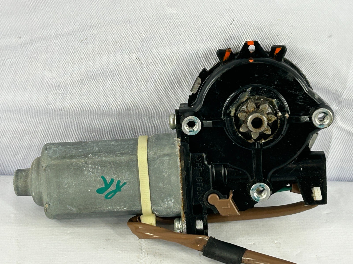 2001-2007 Toyota Sequoia Rear Right Power Window Regulator Motor OEM 85720-0C020