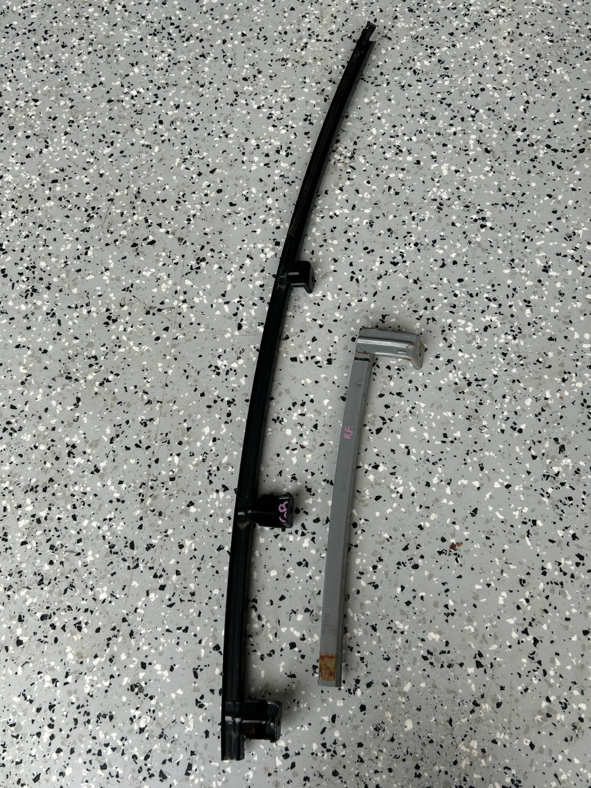 2014-2018 Subaru Forester Front Right Passenger Side Window Guide OEM 61240SG101