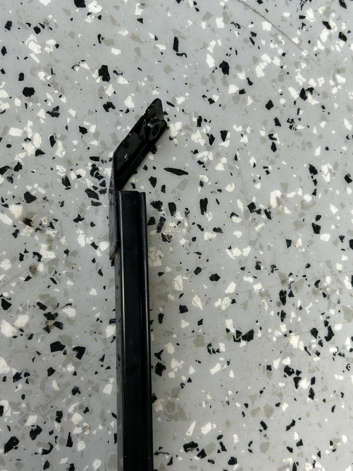 14-18 Subaru Forester Rear Left Door Window Glass Guide Lower Channel Bar OEM
