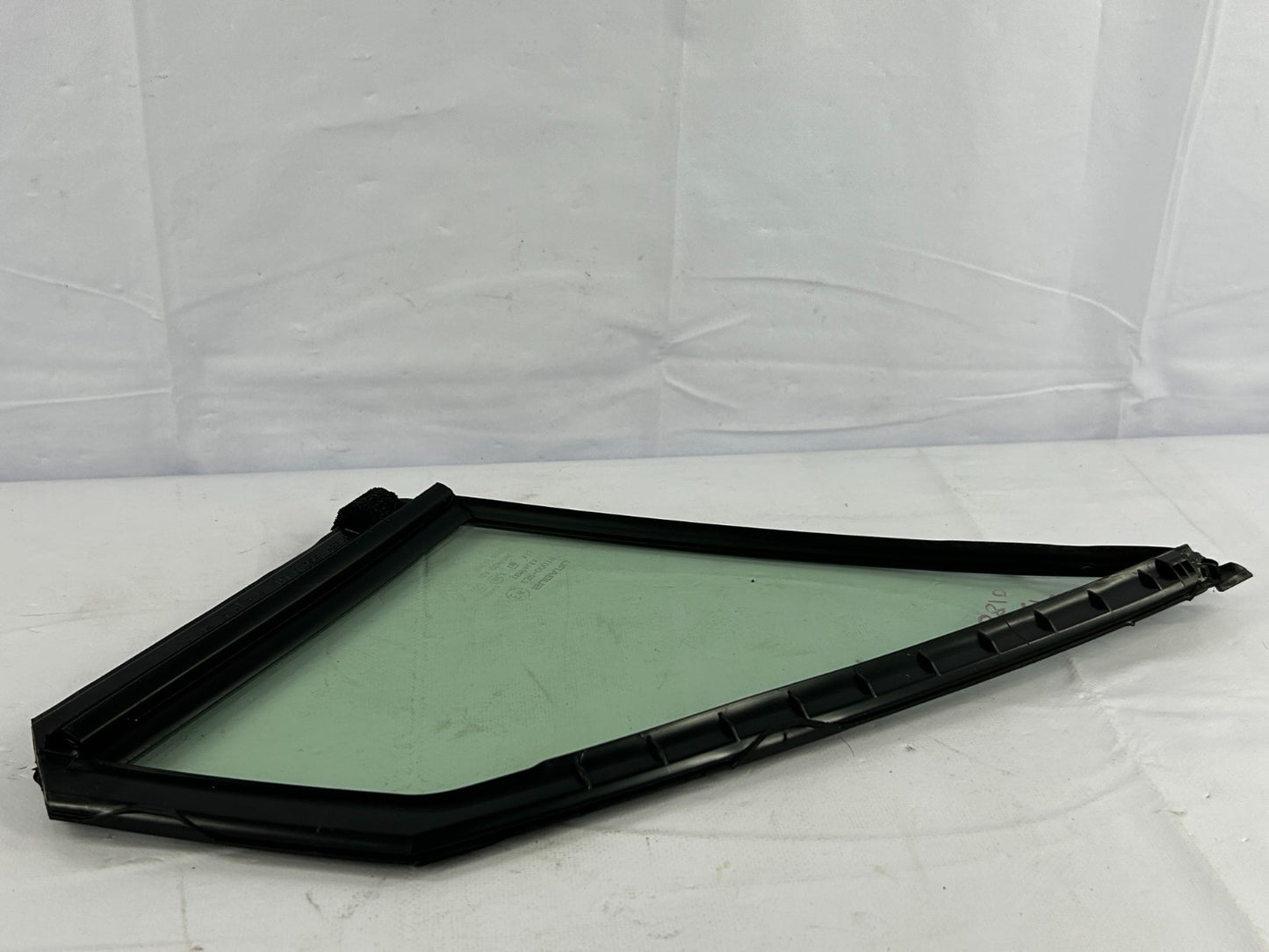 2014-2016 Subaru Forester Front Left Door Partition Window OEM 61284SG010