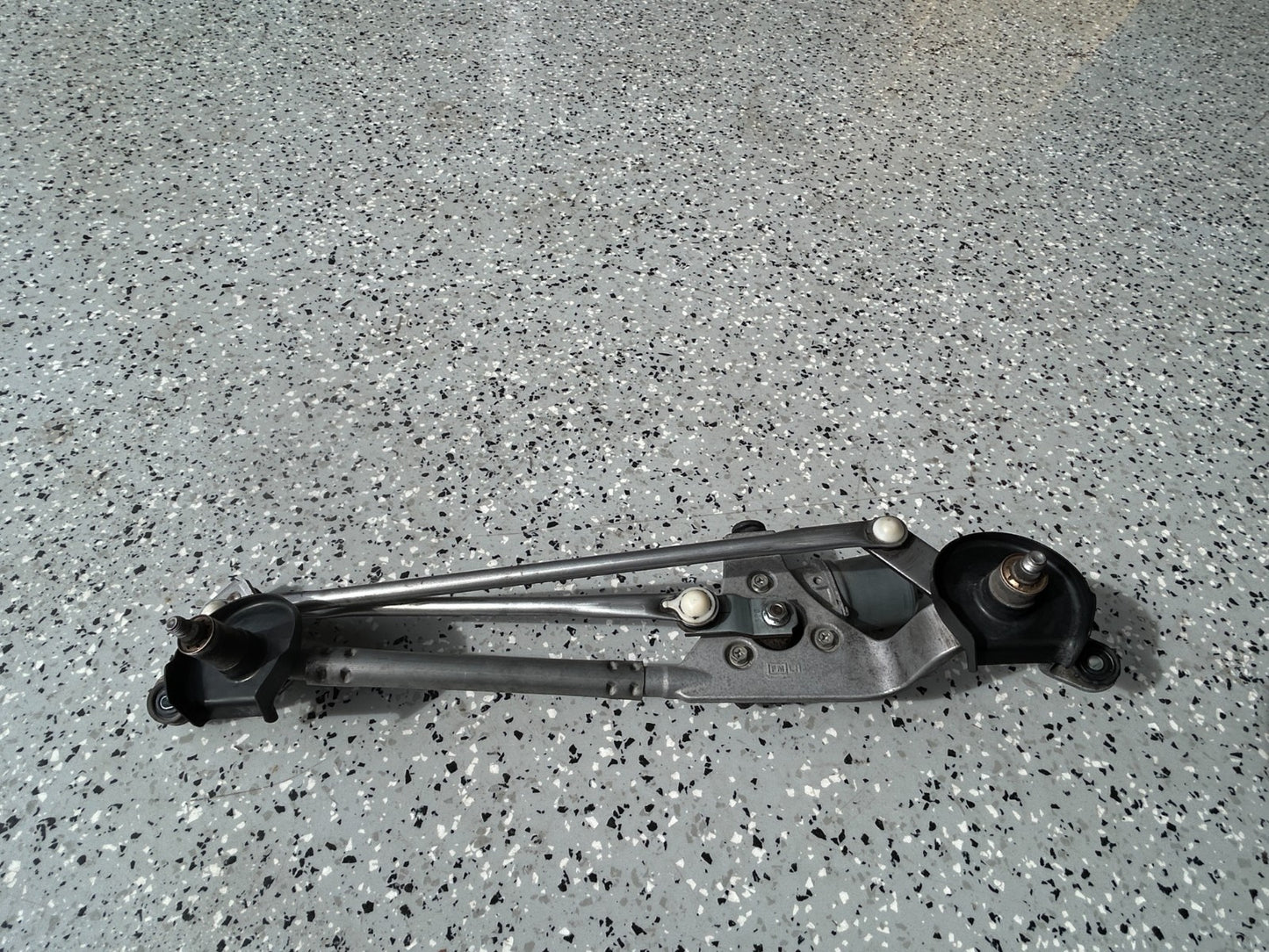 2015-2018 Subaru Forester Front Windshield Wiper Motor & Linkage OEM 86510SG011