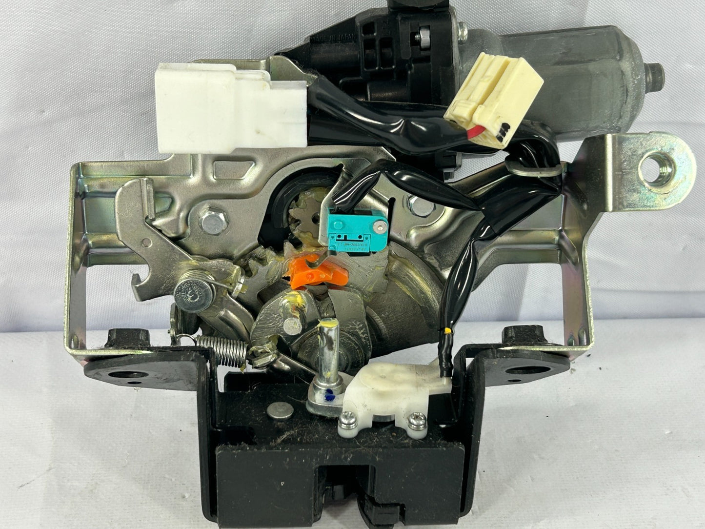 14-16 Subaru Forester Liftgate Tailgate Trunk Lock Latch Motor OEM 63032SG001
