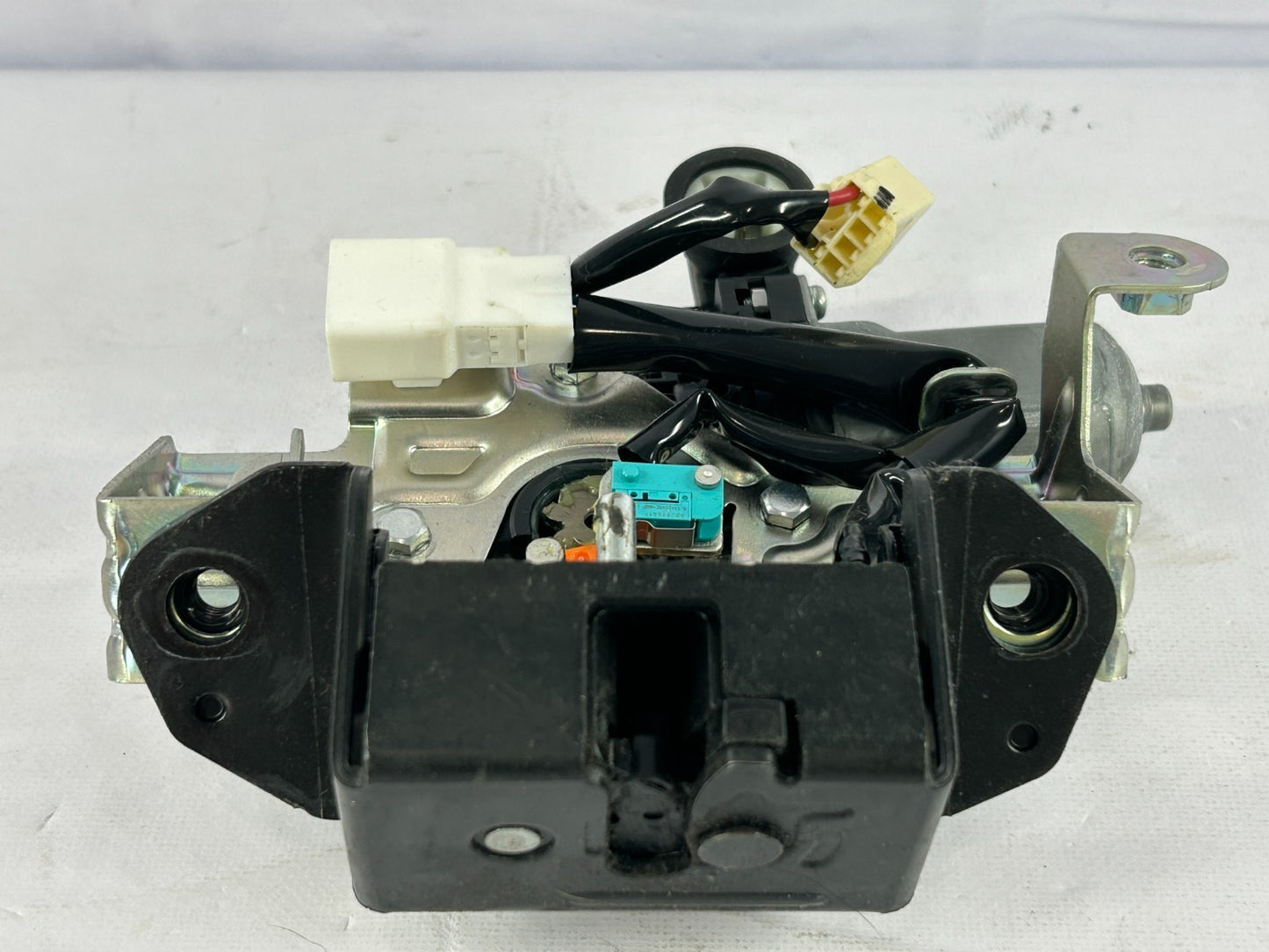 14-16 Subaru Forester Liftgate Tailgate Trunk Lock Latch Motor OEM 63032SG001