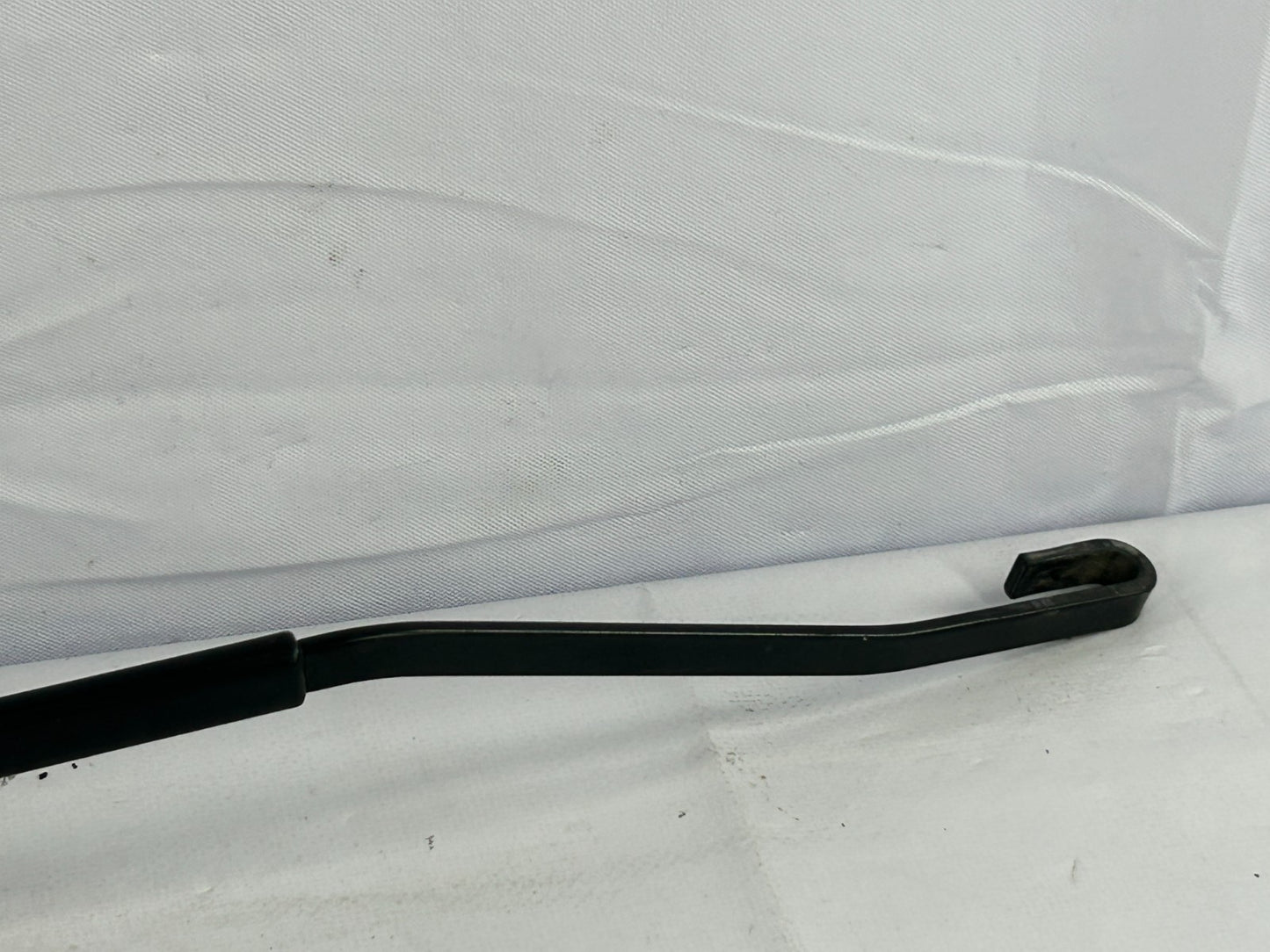 2014-2018 Subaru Forester Front Right Windshield Wiper Arm Assy OEM 86532SG160
