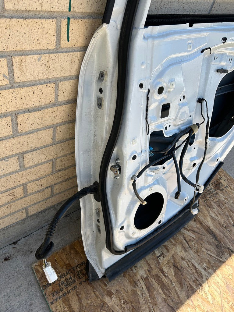 2014-2018 Subaru Forester Right Rear Door Shell White Satin Pearl 37J