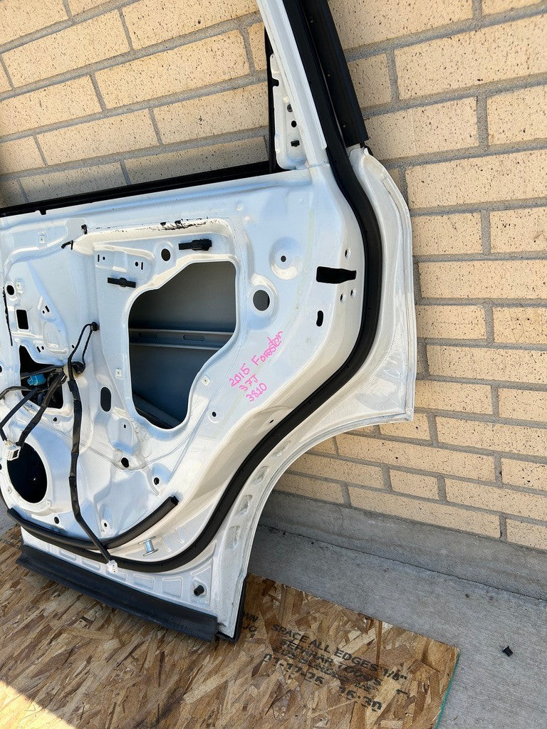 2014-2018 Subaru Forester Right Rear Door Shell White Satin Pearl 37J