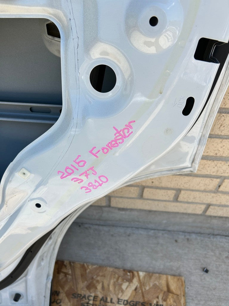 2014-2018 Subaru Forester Right Rear Door Shell White Satin Pearl 37J