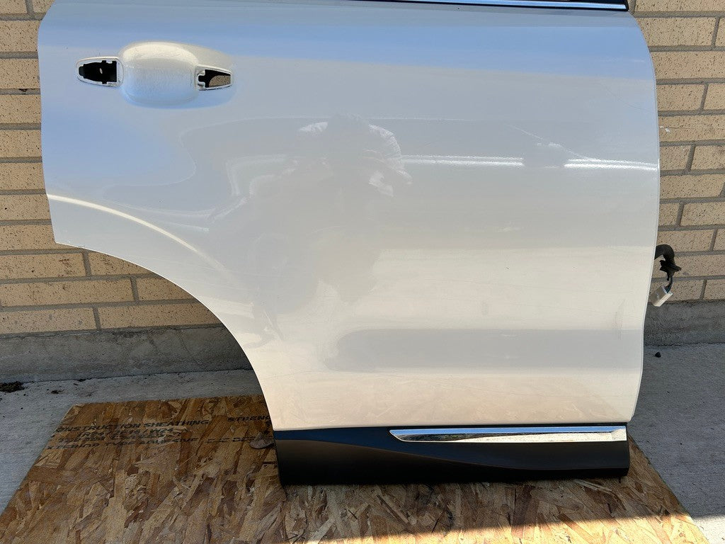 2014-2018 Subaru Forester Right Rear Door Shell White Satin Pearl 37J