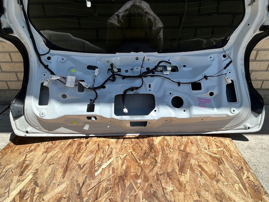 2014-2018 Subaru Forester Liftgate Motorized Lift With Spoiler SHELL ONLY White