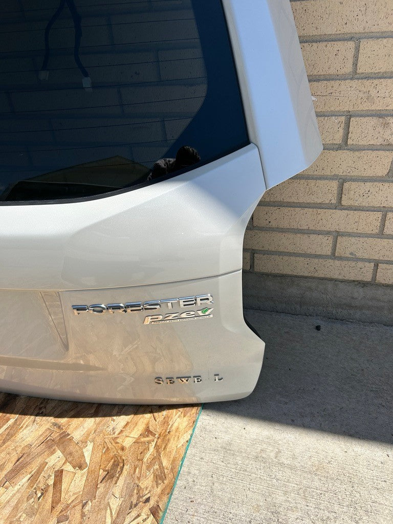 2014-2018 Subaru Forester Liftgate Motorized Lift With Spoiler SHELL ONLY White