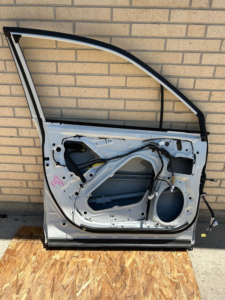 2014-2018 Subaru Forester Left Front Door Shell White Satin Pearl 37J
