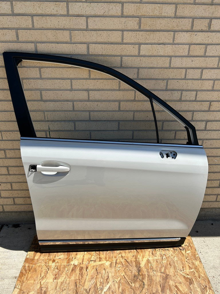 2014-2018 Subaru Forester Right Front Door Shell White Satin Pearl 37J
