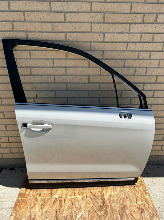 2014-2018 Subaru Forester Right Front Door Shell White Satin Pearl 37J
