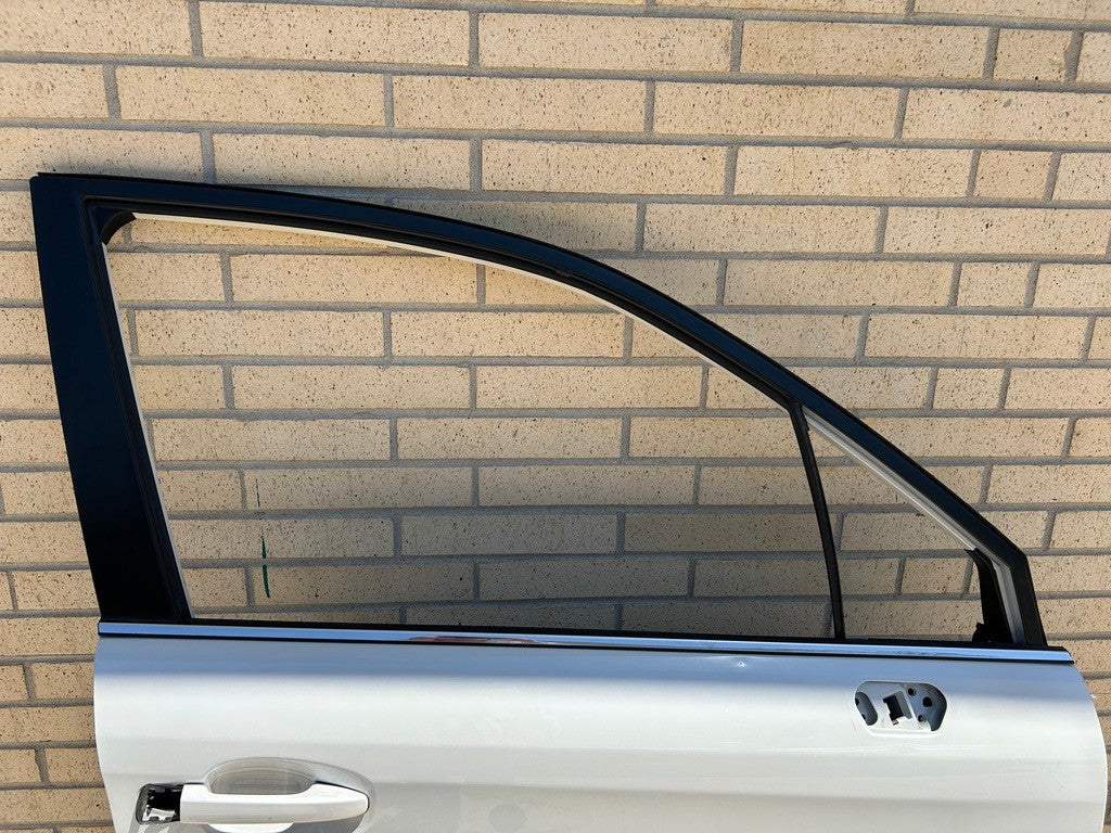 2014-2018 Subaru Forester Right Front Door Shell White Satin Pearl 37J