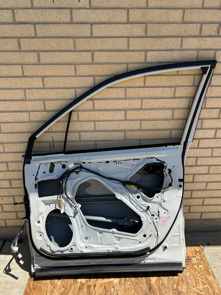 2014-2018 Subaru Forester Right Front Door Shell White Satin Pearl 37J