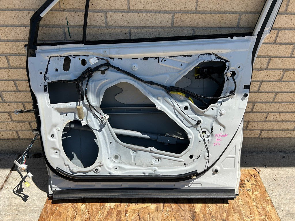 2014-2018 Subaru Forester Right Front Door Shell White Satin Pearl 37J