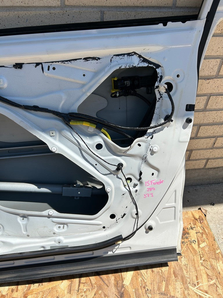 2014-2018 Subaru Forester Right Front Door Shell White Satin Pearl 37J