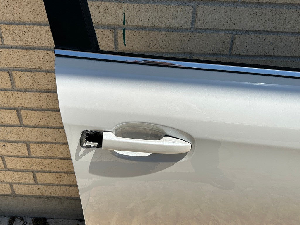 2014-2018 Subaru Forester Right Front Door Shell White Satin Pearl 37J