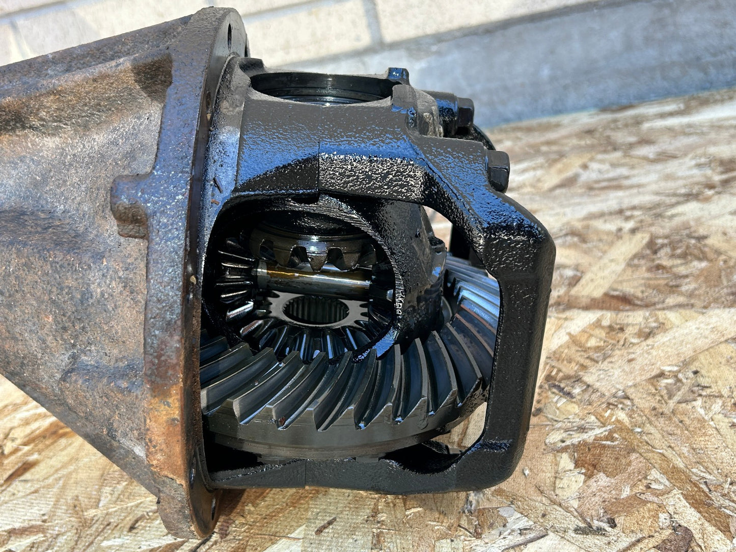 2001-2005 Toyota Sequoia 4.1 Ratio Rear Differential Carrier Back Open Diff OEM